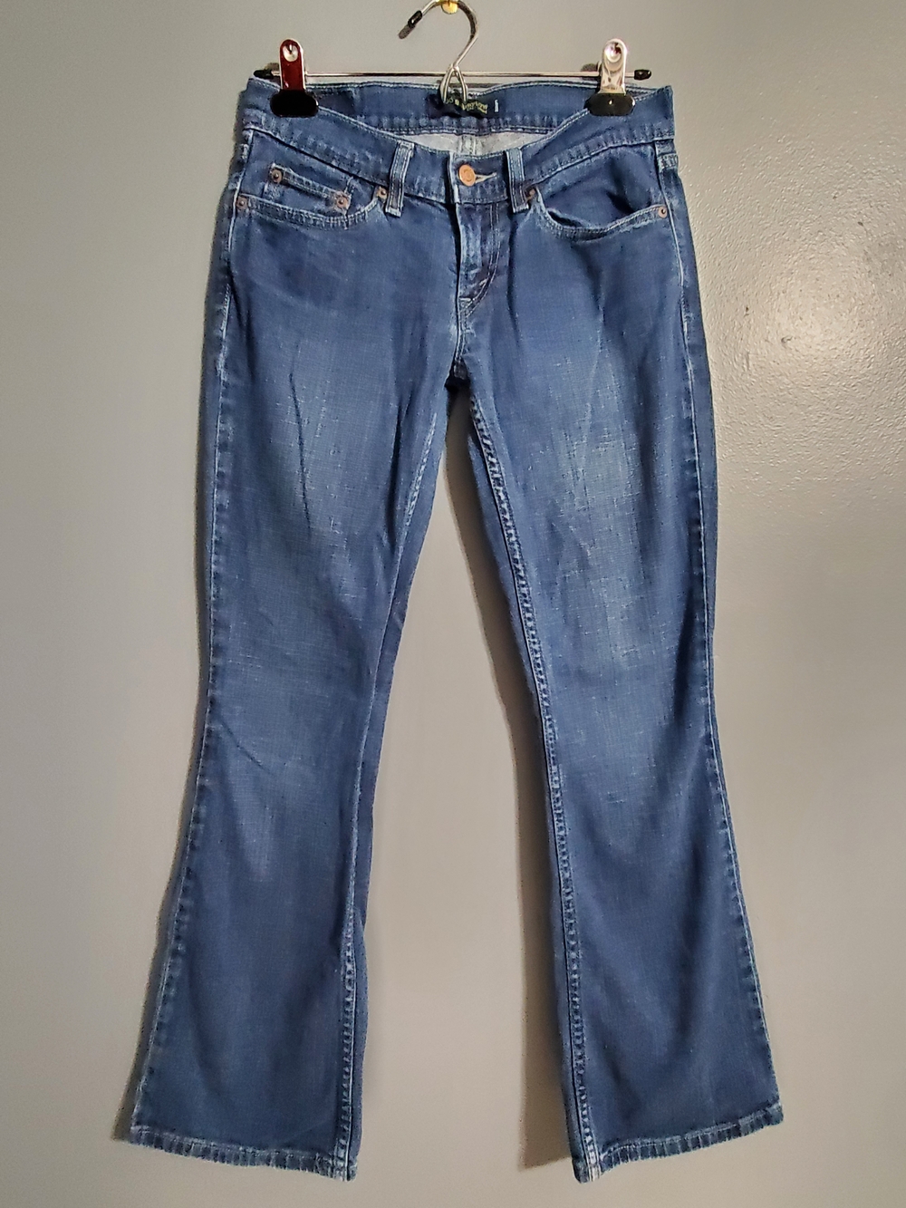 Levi's 524 Too Superlow Women's Blue Flare Jeans - Classic Mid Wash Size 3